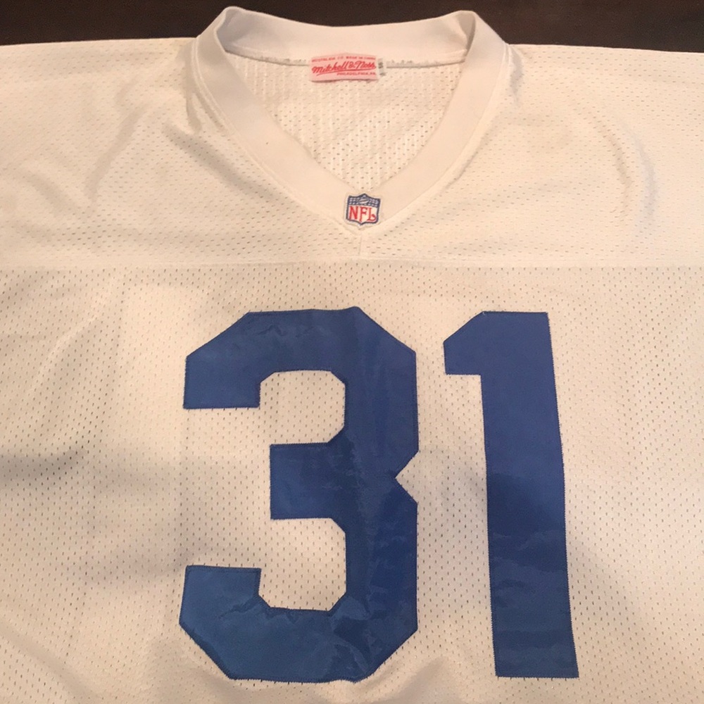 Roy Williams Used white cloth jersey. Size 56